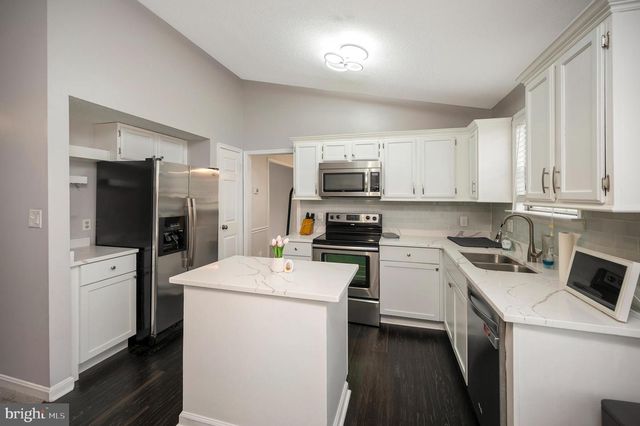 37 WOODS EDGE CT, Stafford, VA 22554