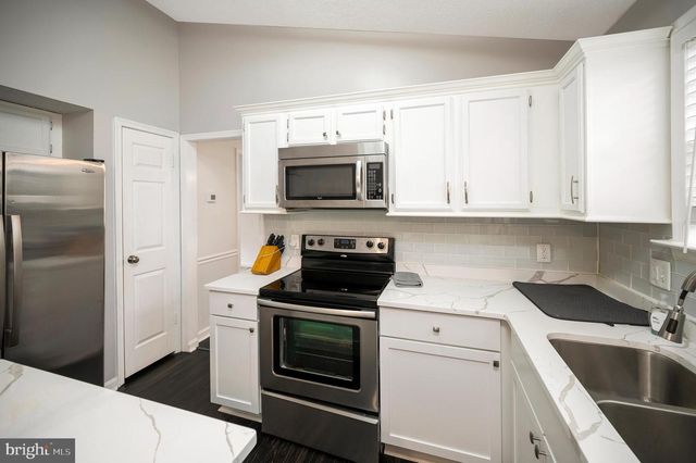 37 WOODS EDGE CT, Stafford, VA 22554