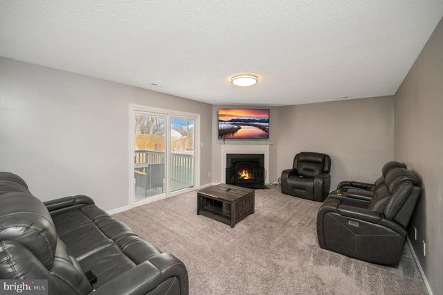 37 WOODS EDGE CT, Stafford, VA 22554