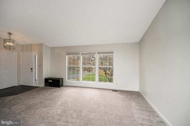 37 WOODS EDGE CT, Stafford, VA 22554