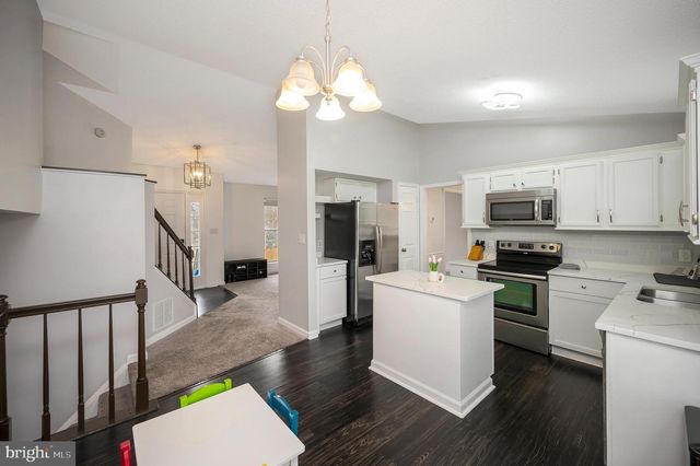 37 WOODS EDGE CT, Stafford, VA 22554