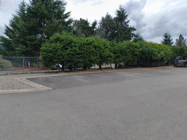 180 TWIN OAKS Loop, Winston, OR 97496