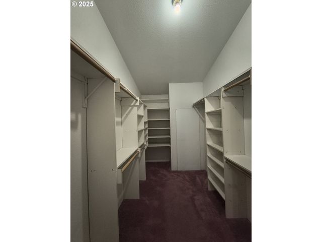 180 TWIN OAKS Loop, Winston, OR 97496