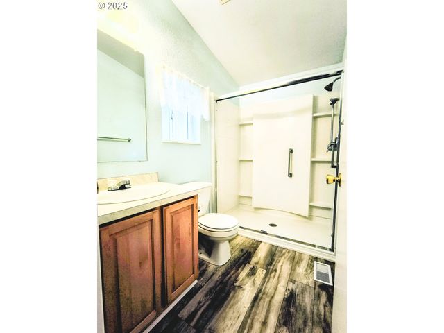 180 TWIN OAKS Loop, Winston, OR 97496