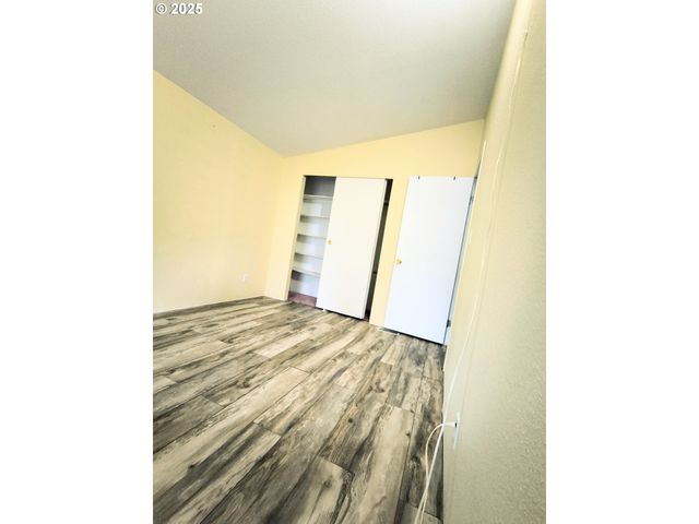 180 TWIN OAKS Loop, Winston, OR 97496