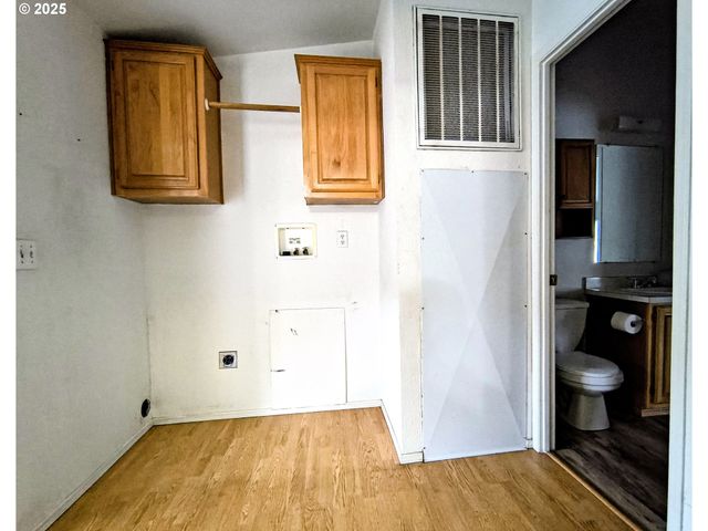 180 TWIN OAKS Loop, Winston, OR 97496