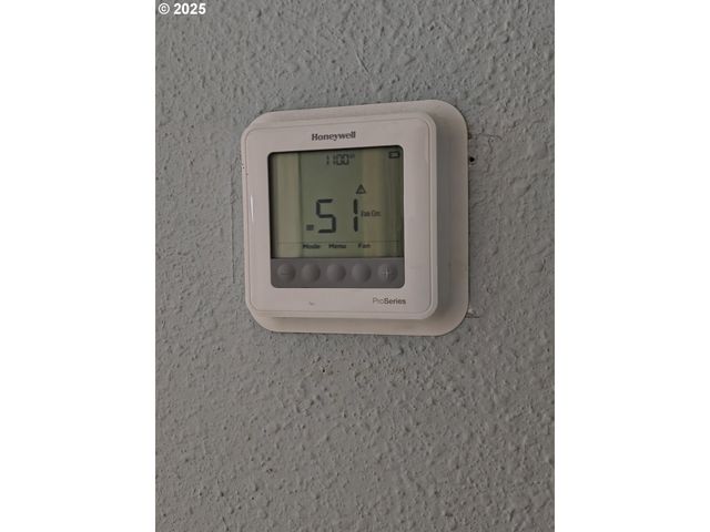 180 TWIN OAKS Loop, Winston, OR 97496