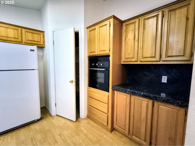 180 TWIN OAKS Loop, Winston, OR 97496