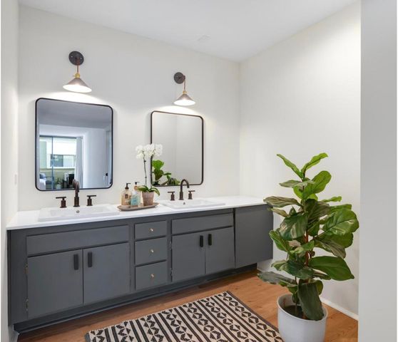 251 E La Verne Way F, Palm Springs, CA 92264