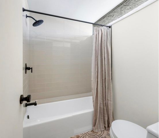 251 E La Verne Way F, Palm Springs, CA 92264