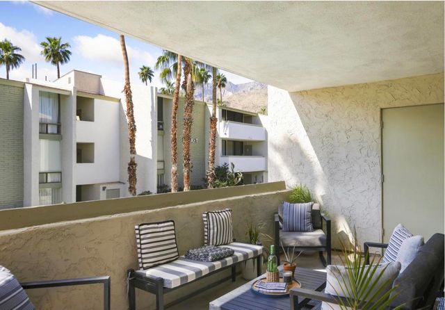 251 E La Verne Way F, Palm Springs, CA 92264