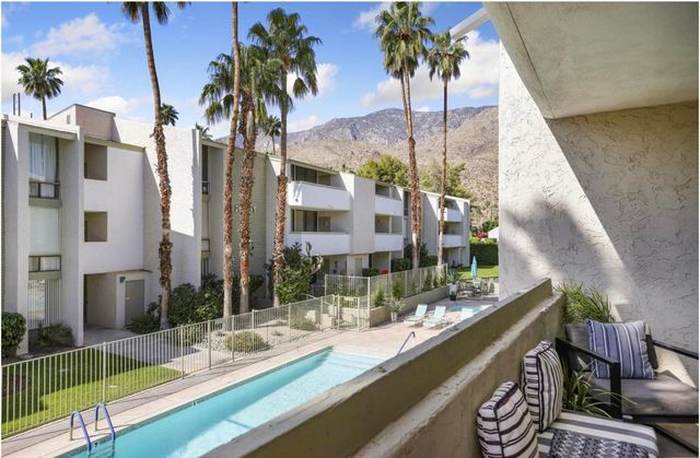 251 E La Verne Way F, Palm Springs, CA 92264