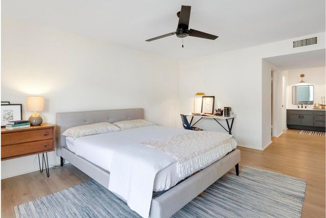 251 E La Verne Way F, Palm Springs, CA 92264