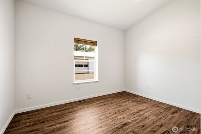 10305 187th Avenue SW, Rochester, WA 98579