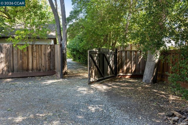 139 Richard Lane, Walnut Creek, CA 94595