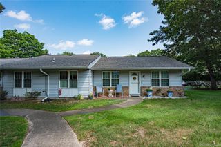 350B Woodbridge Drive 350B, Ridge, NY 11961