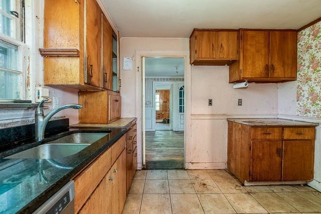 33 Morey Rd, Boston, MA 02132
