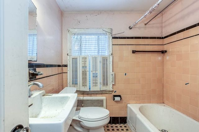 33 Morey Rd, Boston, MA 02132