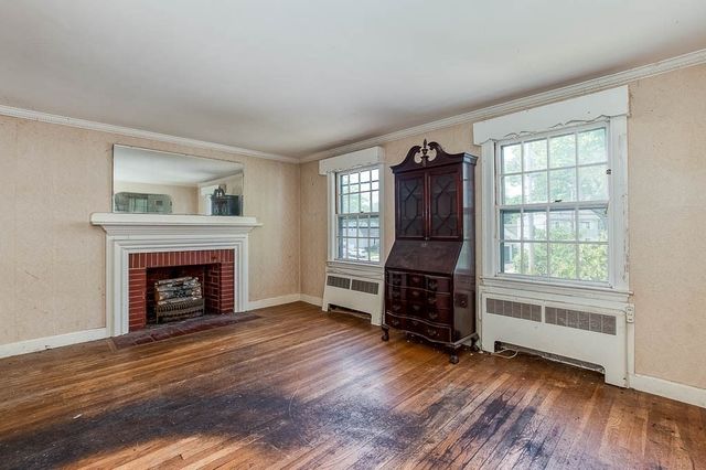 33 Morey Rd, Boston, MA 02132