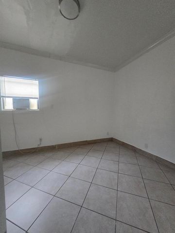 6209 Grant Street, Hollywood, FL 33024