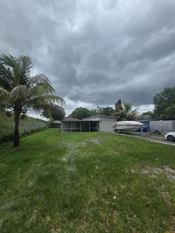 6209 Grant Street, Hollywood, FL 33024