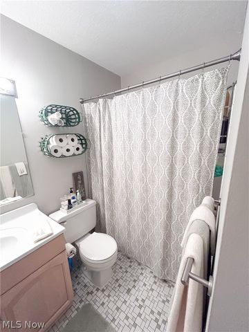 6310 Greenwood 105, Northfield, OH 44067