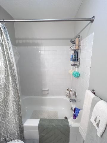 6310 Greenwood 105, Northfield, OH 44067