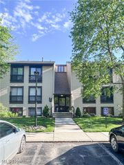 6310 Greenwood 105, Northfield, OH 44067