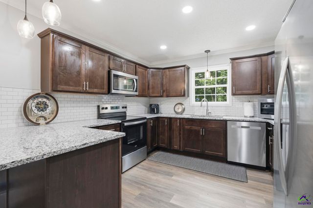 400 North Lake Drive, Perry, GA 31069