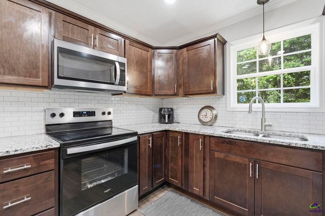 400 North Lake Drive, Perry, GA 31069