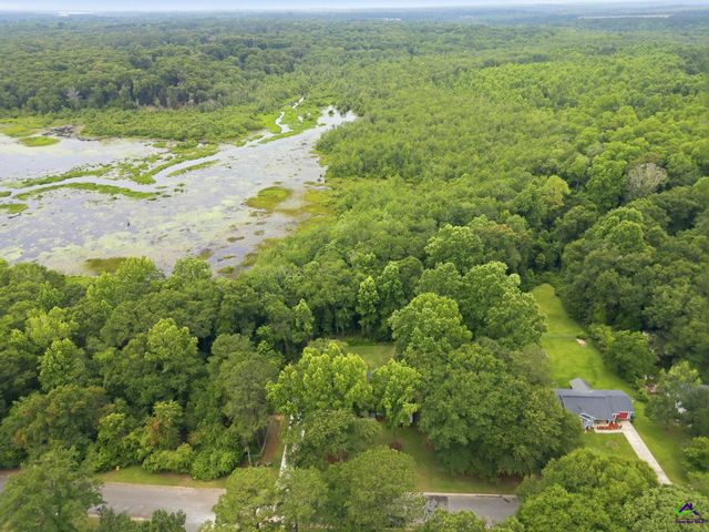 400 North Lake Drive, Perry, GA 31069