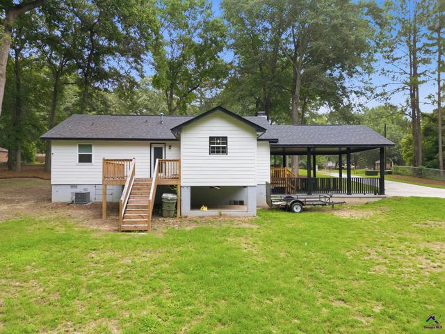 400 North Lake Drive, Perry, GA 31069