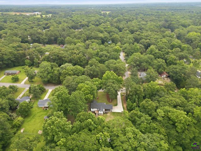 400 North Lake Drive, Perry, GA 31069