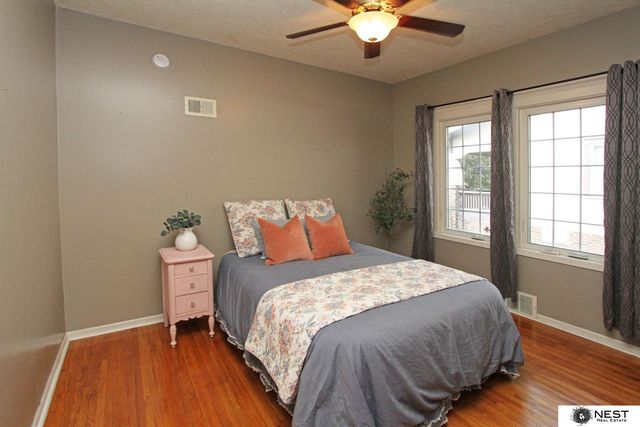 2760 S 13 Street, Lincoln, NE 68502