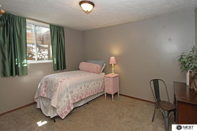 2760 S 13 Street, Lincoln, NE 68502