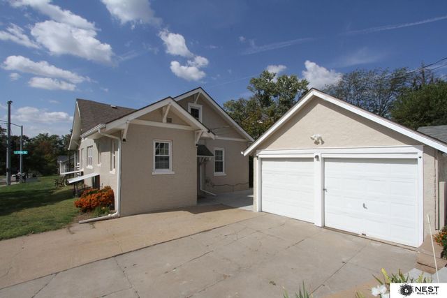 2760 S 13 Street, Lincoln, NE 68502