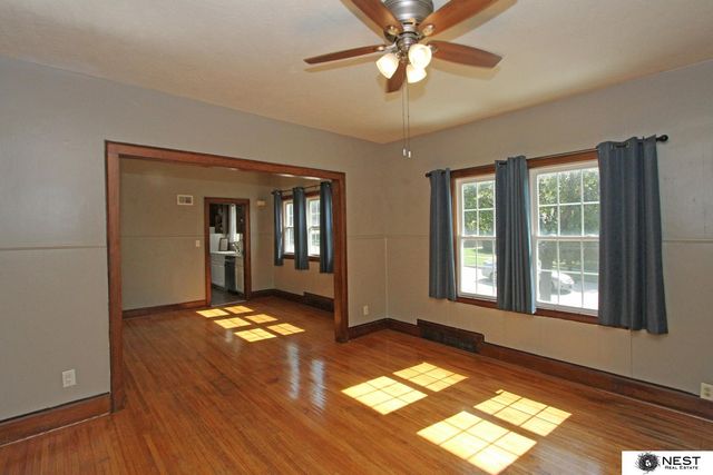2760 S 13 Street, Lincoln, NE 68502