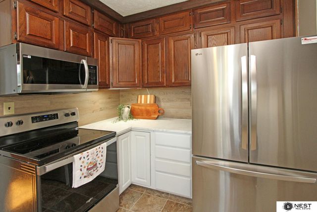 2760 S 13 Street, Lincoln, NE 68502