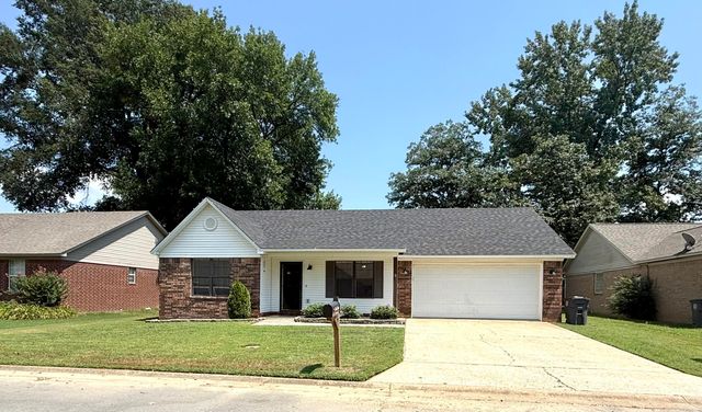 102 Lelia Lane, Searcy, AR 72143