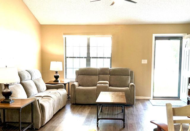 102 Lelia Lane, Searcy, AR 72143