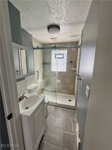 426 11th Street, Elyria, OH 44035