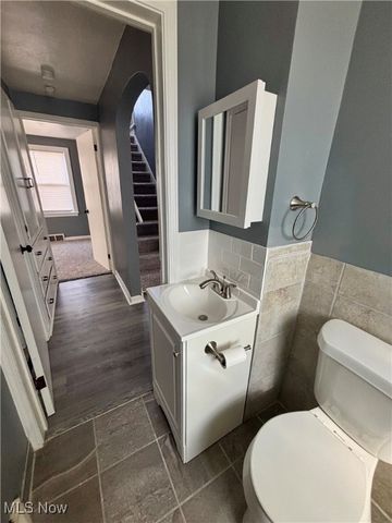 426 11th Street, Elyria, OH 44035