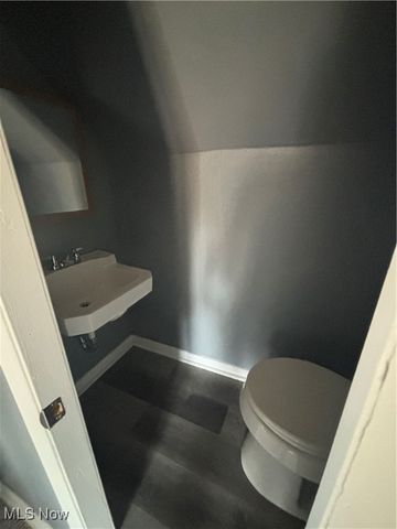 426 11th Street, Elyria, OH 44035