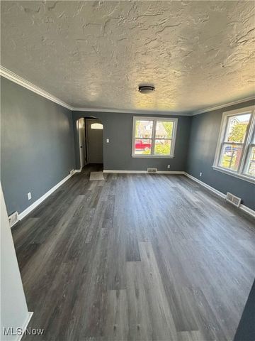 426 11th Street, Elyria, OH 44035