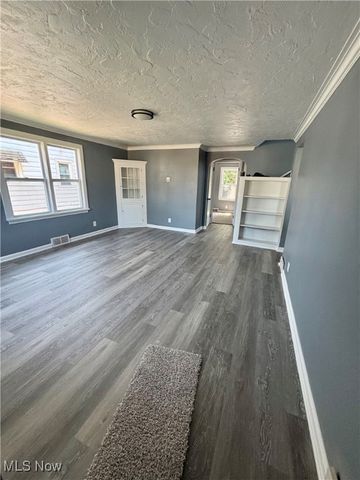 426 11th Street, Elyria, OH 44035