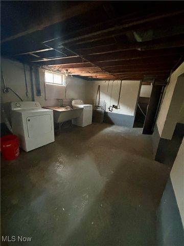 426 11th Street, Elyria, OH 44035