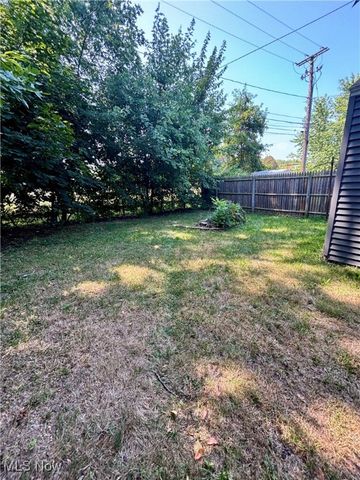 426 11th Street, Elyria, OH 44035