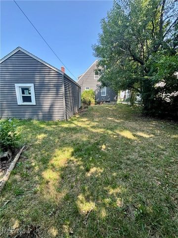 426 11th Street, Elyria, OH 44035