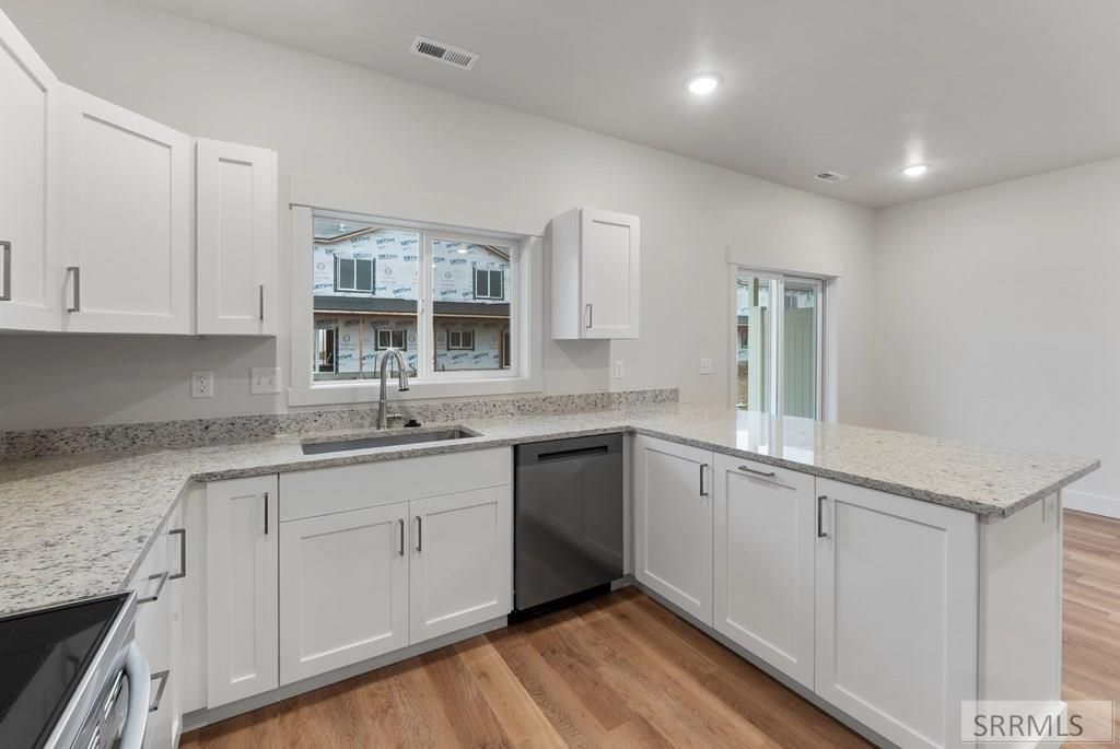 Image 10 of property listing at 519 Furrow Drive, Sugar City, ID 83448