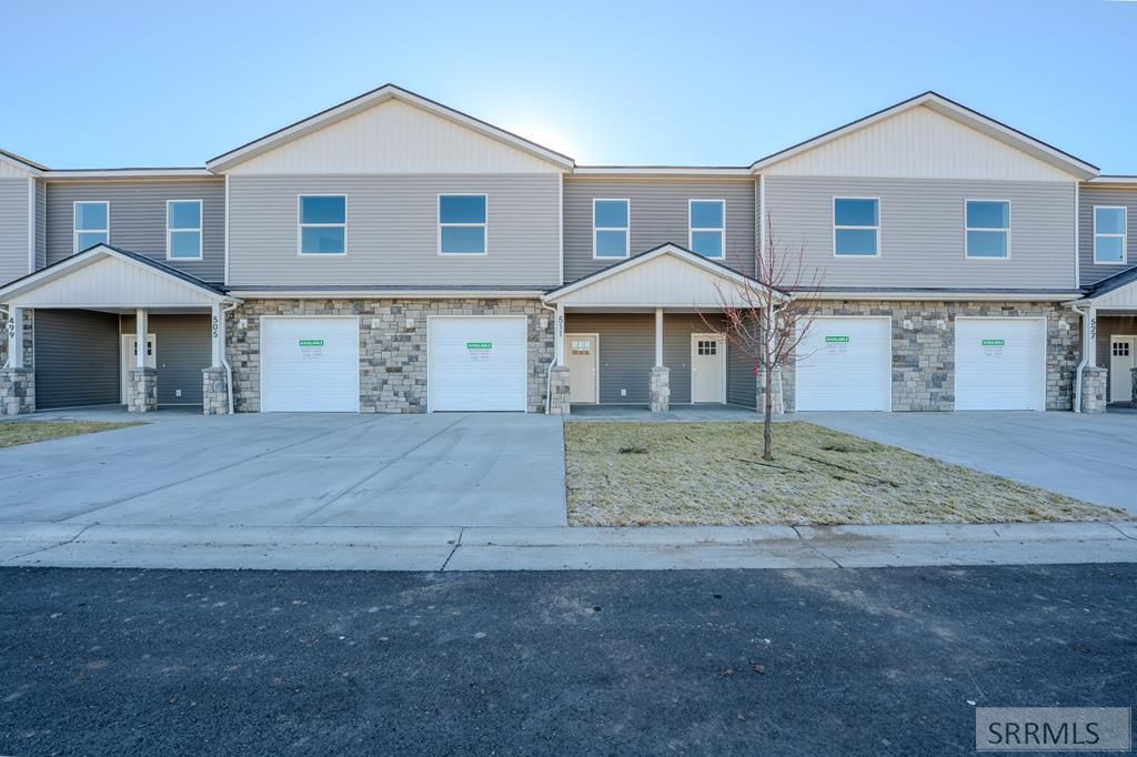 Image 4 of property listing at 519 Furrow Drive, Sugar City, ID 83448